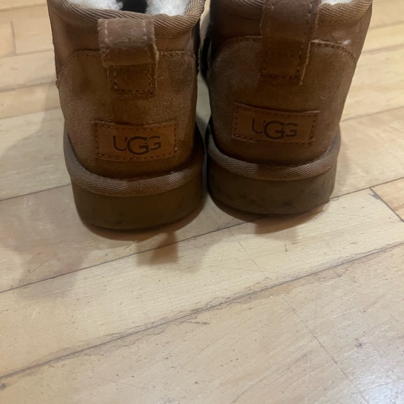 Ugg mini boots - Picture 1 of 5